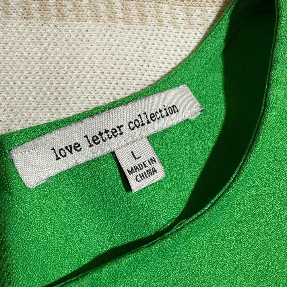 Green Short Sleeve Top - Picture 3 of 3